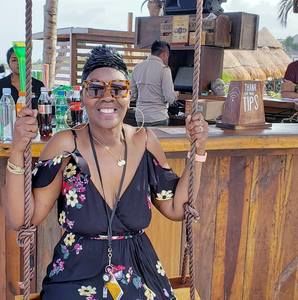 Meet your Posher, Sharon